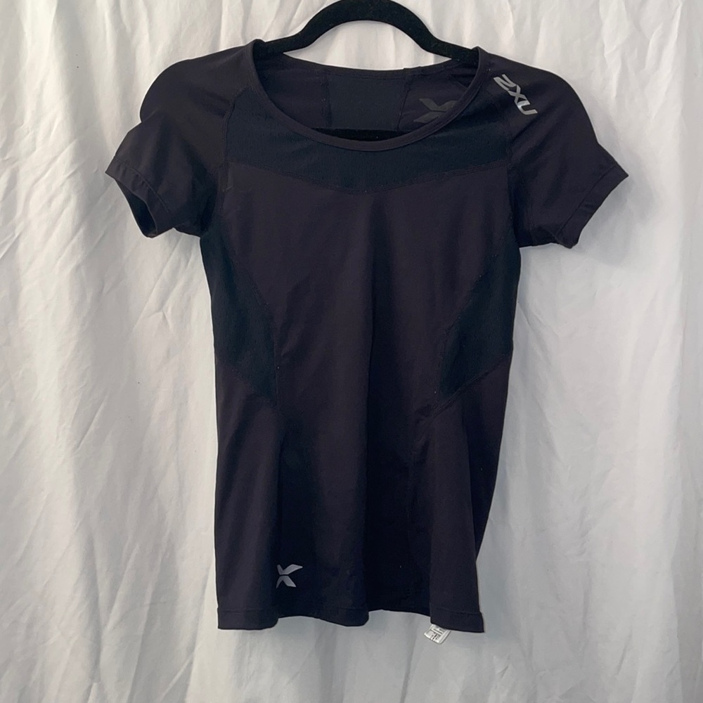 2XU Black Compassion Short Sleeve Top